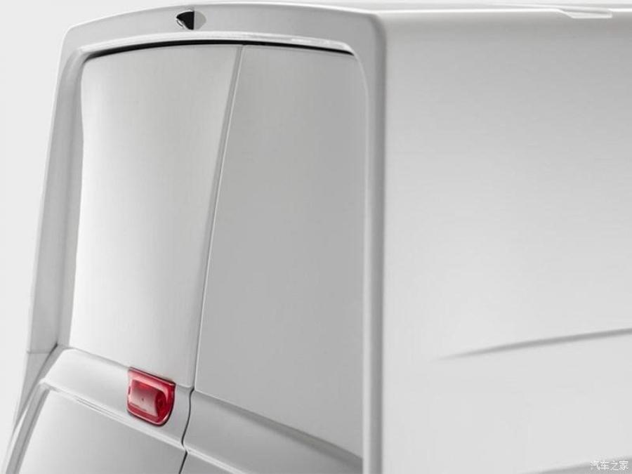 Детали экстерьера Nissan e-NV200 XL Voltia 2020 года  (фото 6 из 11)
